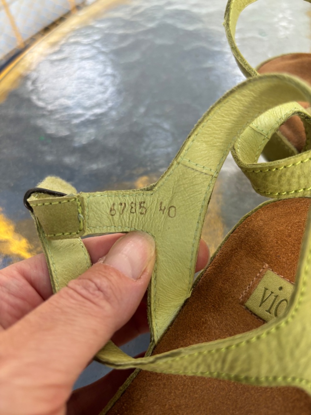 Vialis closed toe shoe - Picture 3 of 7